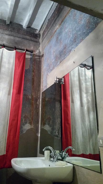 Locanda Al Castello Di Sorci 앙기아리 외부 사진